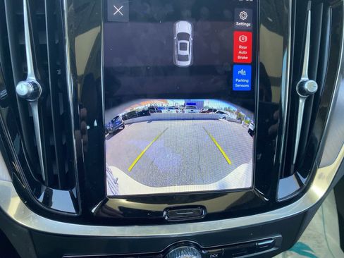 Used 2024 Volvo S60 B5 Core FWD image 17