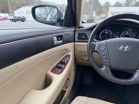Used 2012 Hyundai Genesis 3.8 w/ Premium Pkg image 31