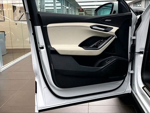 Used 2025 Audi Q6 e-tron Premium Plus w/ Premium Plus image 21