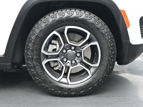 Used 2023 Jeep Grand Cherokee Trailhawk w/ Luxury Tech Group III image 30