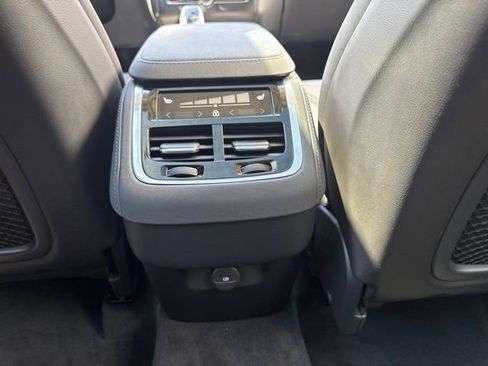 Certified 2025 Volvo XC90 B6 Plus AWD/4WD image 17