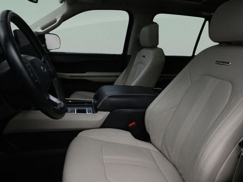 Used 2023 Ford Expedition Platinum RWD image 17