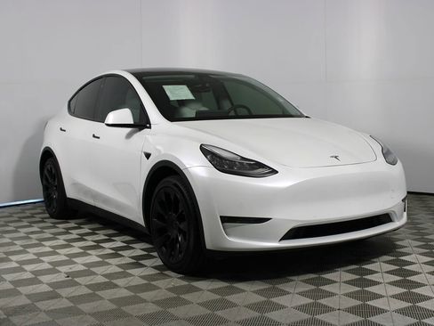 Used 2020 Tesla Model Y Long Range image 26