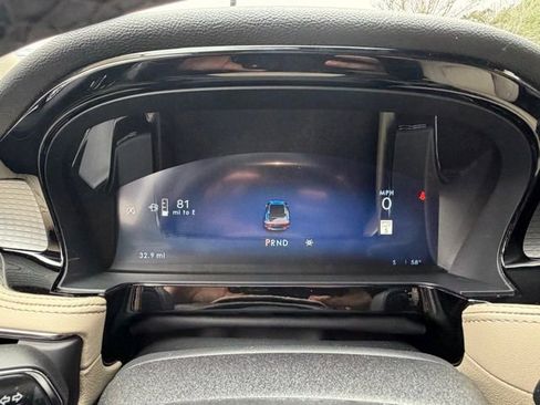 New 2026 Lincoln Corsair Premiere image 18