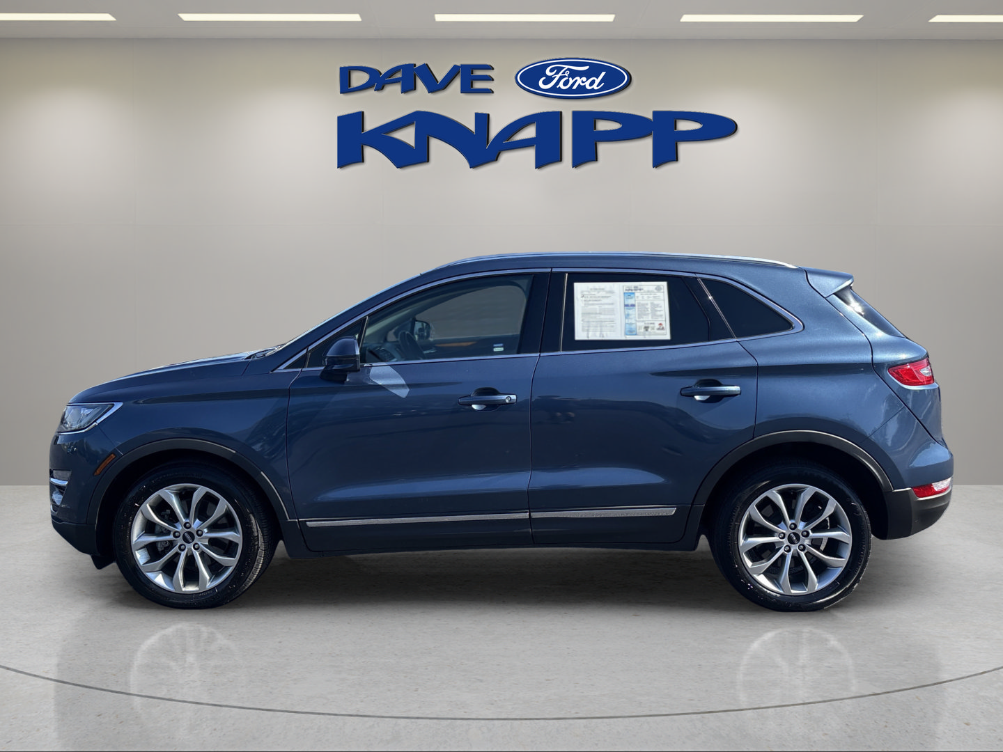 Used 2018 Lincoln MKC Select w/ Select Plus Package FWD image 4