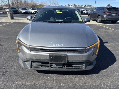 Used 2025 Kia K4 LXS image 2