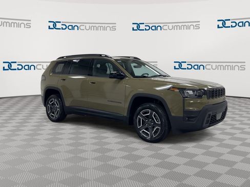 New 2026 Jeep Cherokee Laredo AWD/4WD image 2