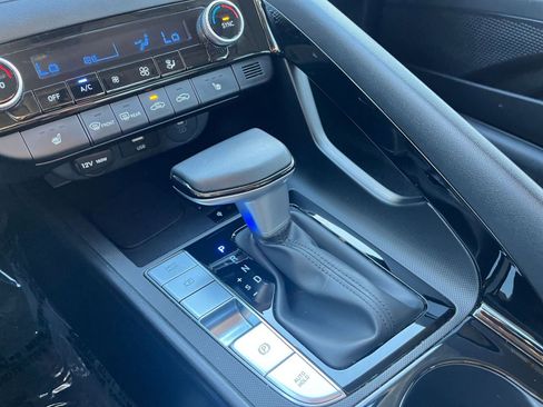 Used 2025 Hyundai Elantra SEL image 43