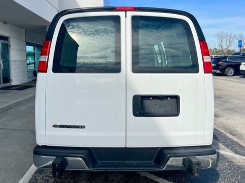 Used 2024 Chevrolet Express 2500 w/ Driver Convenience Package image 7