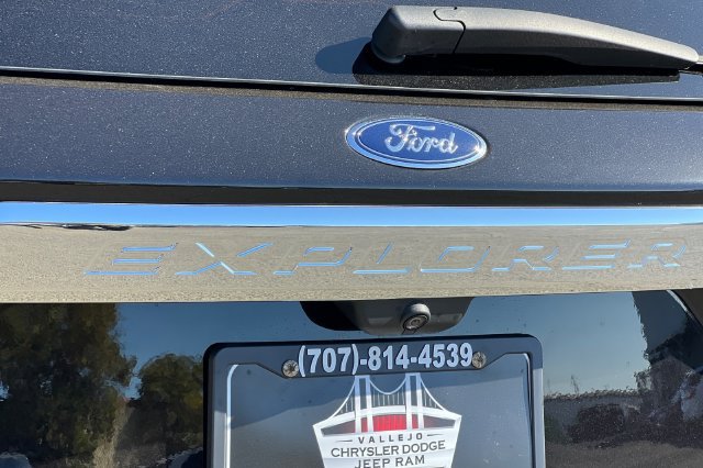 Used 2023 Ford Explorer XLT w/ Equipment Group 202A AWD/4WD image 32
