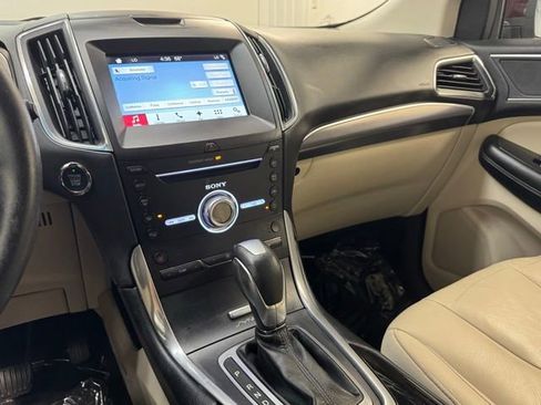 Used 2017 Ford Edge Titanium w/ Technology Package FWD image 26