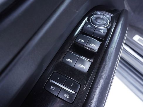 Used 2021 Cadillac Escalade Sport Platinum image 17