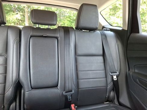 Used 2016 Ford C-MAX Energi SEL w/ Equipment Group 301A image 18