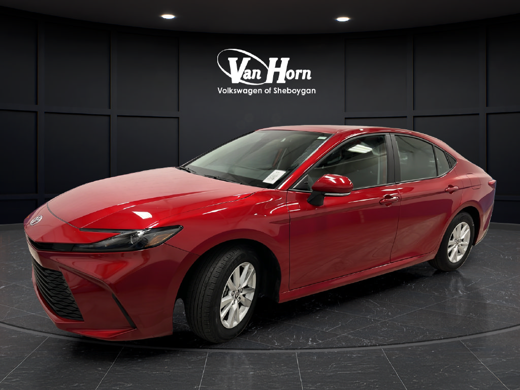 Used 2025 Toyota Camry LE FWD image 3