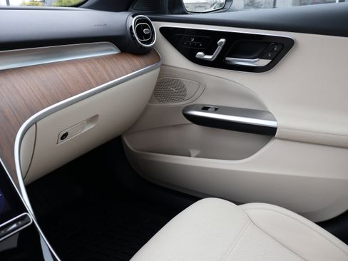 Used 2023 Mercedes-Benz C 300 4MATIC Sedan image 40