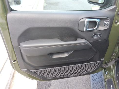 Used 2021 Jeep Wrangler Unlimited Sahara image 22