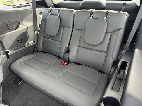 New 2026 Ford Explorer Active w/ Active Comfort Package image 21