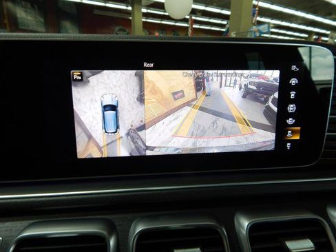 Used 2023 Mercedes-Benz GLE 450 4MATIC w/ AMG Line Exterior image 29