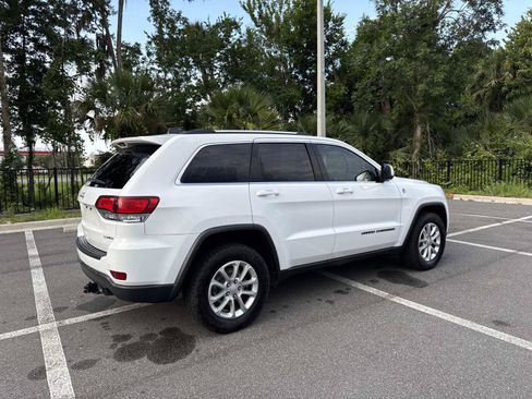 Used 2021 Jeep Grand Cherokee Laredo w/ Security & Convenience Group AWD/4WD image 3