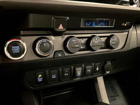 Used 2023 Toyota Tacoma TRD Off-Road w/ Technology Package AWD/4WD image 30