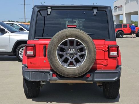 Used 2020 Jeep Wrangler Unlimited Sahara image 5