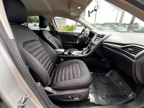 Used 2016 Ford Fusion SE w/ Equipment Group 201A AWD/4WD image 13