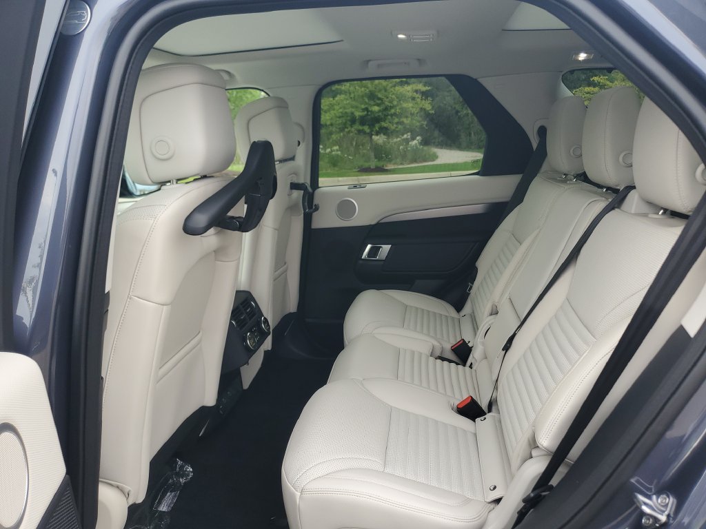 New 2026 Land Rover Discovery Dynamic SE AWD/4WD image 26