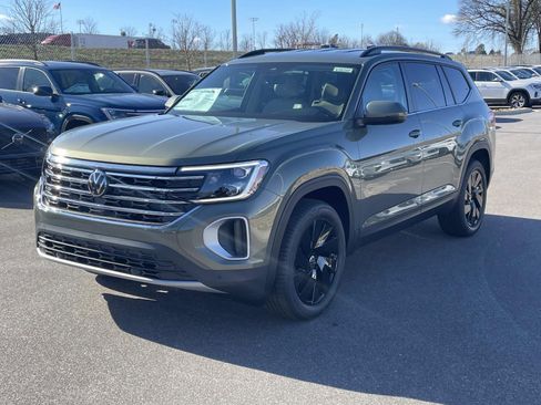 New 2026 Volkswagen Atlas SE FWD image 3