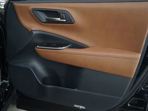 Used 2026 Toyota Crown Limited w/ Advanced Technology Package image 9