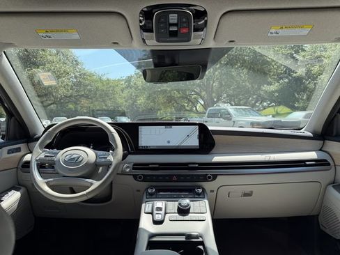 Used 2024 Hyundai Palisade Limited FWD image 17