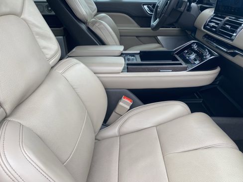 Used 2023 Lincoln Navigator L Reserve image 10