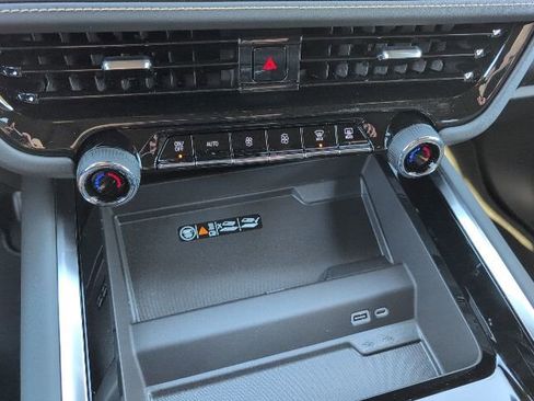 New 2026 Chevrolet Suburban Premier w/ Sun And Tow Package image 28