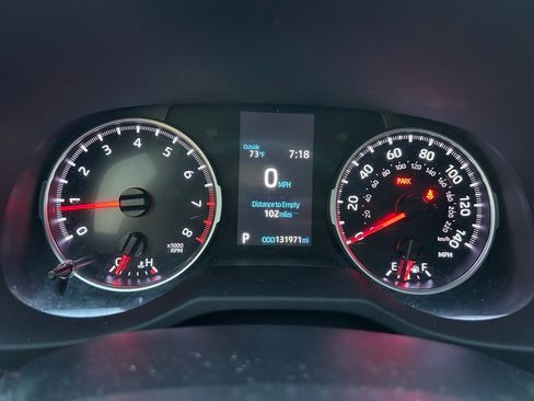 Used 2022 Toyota RAV4 XLE Premium image 23