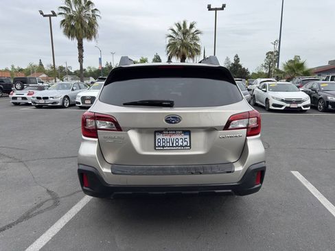 Used 2018 Subaru Outback 2.5i Limited AWD/4WD image 4