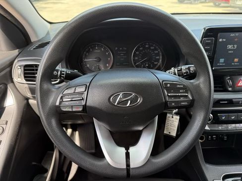 Used 2018 Hyundai Elantra GT FWD image 12