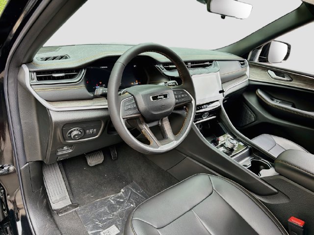 New 2026 Jeep Grand Cherokee Limited AWD/4WD image 9