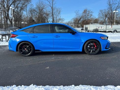 Used 2024 Honda Civic Type R image 2