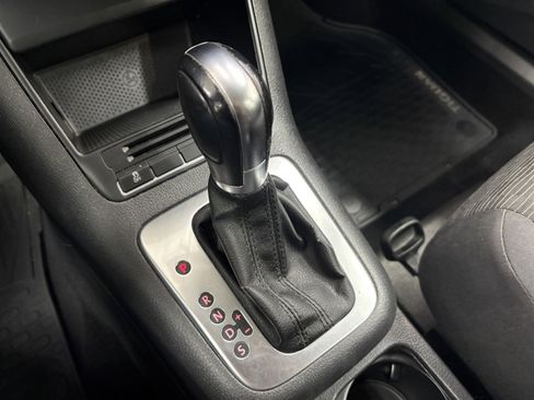 Used 2014 Volkswagen Tiguan S image 19