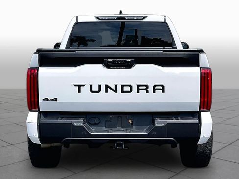 Used 2022 Toyota Tundra SR5 w/ SR5 Convenience Package AWD/4WD image 4