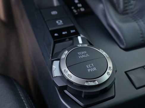 Used 2025 Toyota Tacoma SR5 image 10