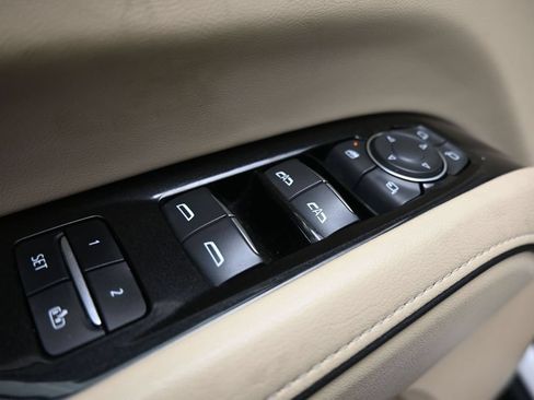 Used 2023 Cadillac Escalade Premium Luxury AWD/4WD image 11