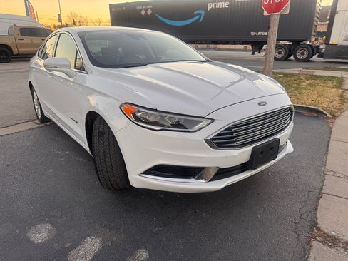 Used 2018 Ford Fusion SE w/ Equipment Group 602A image 3