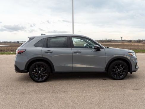 Used 2025 Honda HR-V Sport image 8