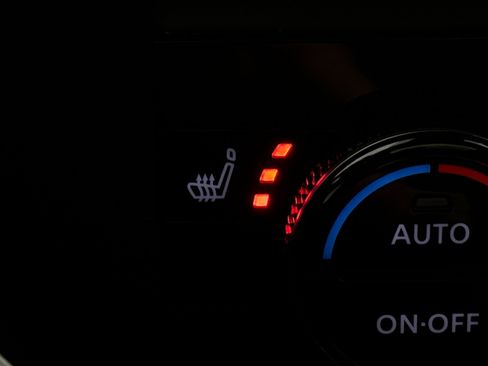 Used 2023 Nissan Rogue SV w/ SV Premium B Package image 19