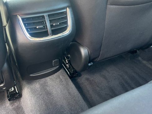 Used 2022 Chevrolet Malibu LT FWD image 18