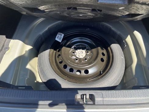 Used 2022 Toyota Camry SE FWD image 12