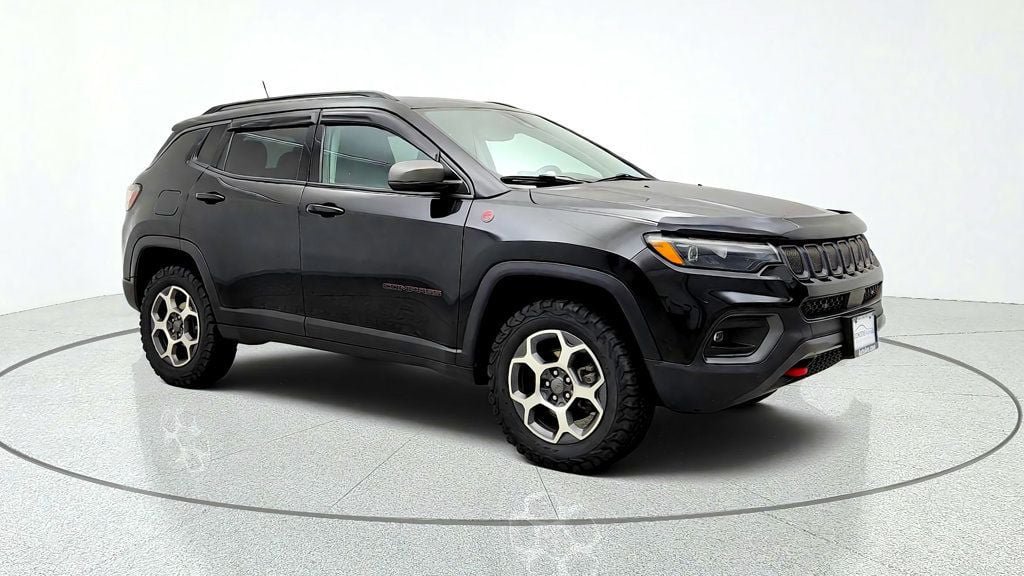 Used 2022 Jeep Compass Trailhawk w/ Trailhawk Elite Group AWD/4WD image 3