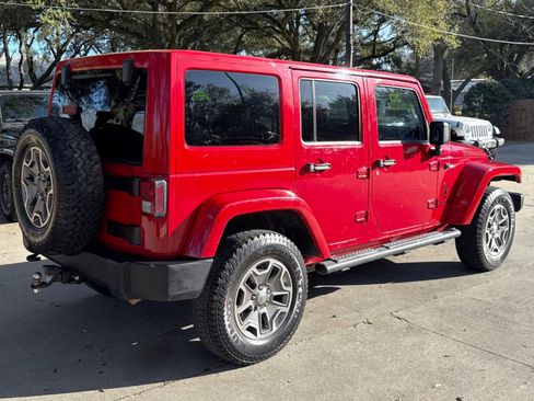 Used 2013 Jeep Wrangler Unlimited Rubicon image 16