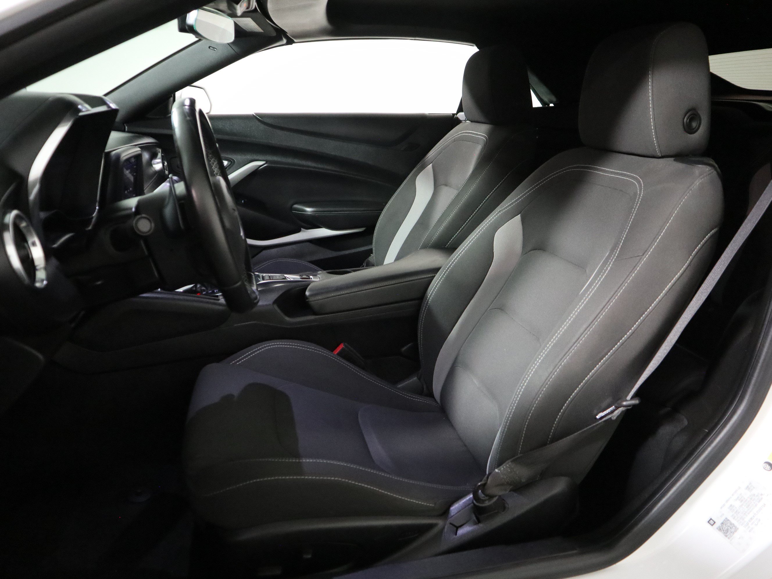 Used 2020 Chevrolet Camaro LT RWD image 21