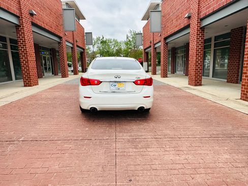 Used 2016 INFINITI Q50 2.0t w/ Moonroof Package RWD image 5